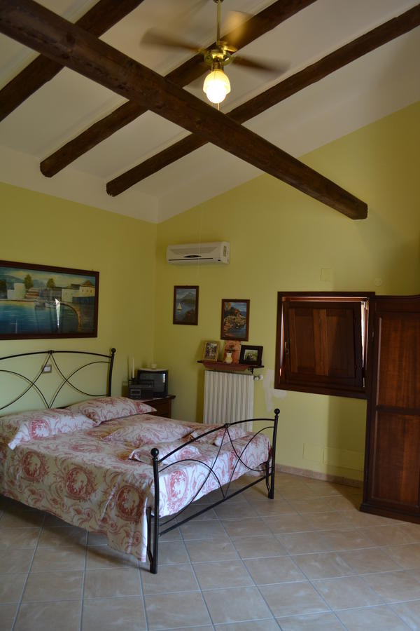 La Casa Di Lidia Bed & Breakfast Cardile Room photo